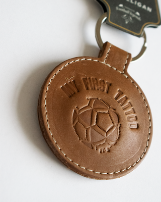 MY FIRST TATTOO MARRÓN - Llavero Fútbol Retro